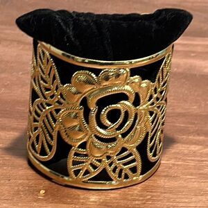 Brand New!! Rose/floral cuff bracelet